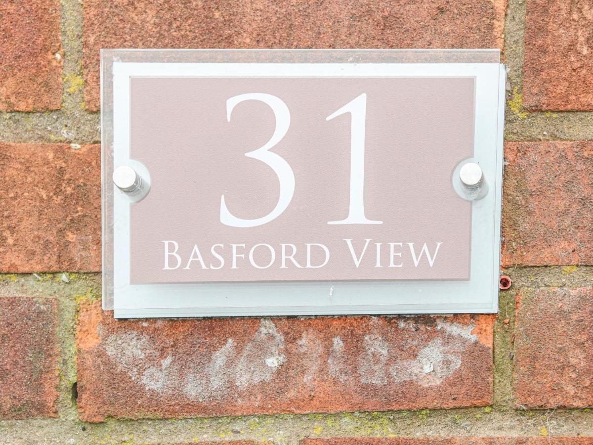 Basford View Villa Cheddleton Exterior photo